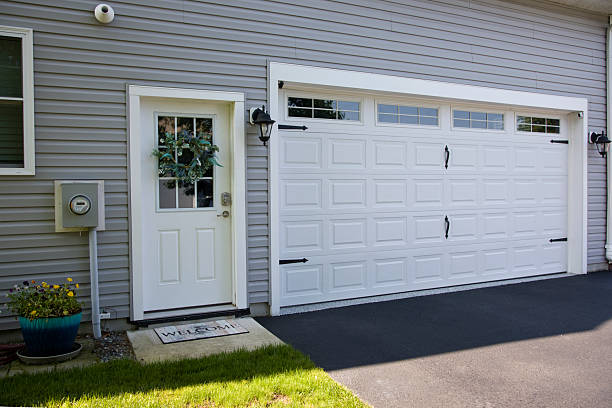 24/7 Emergency Garage Door Panel Replacement experts in Geneva, AL